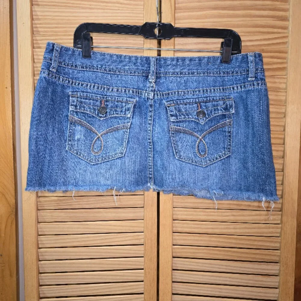 Rue21 Y2K Micro Mini skirt, Medium Wash Denimin, Size 13